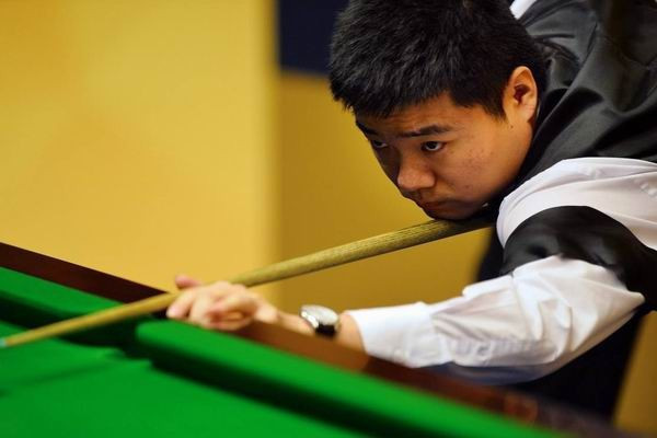 MMA小懂王 ｜ 综合格斗选手受伤后为何一定不能擤鼻子 后果有多严重？.